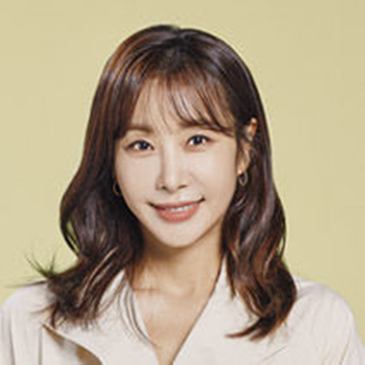 국가대표 와이프 등장인물