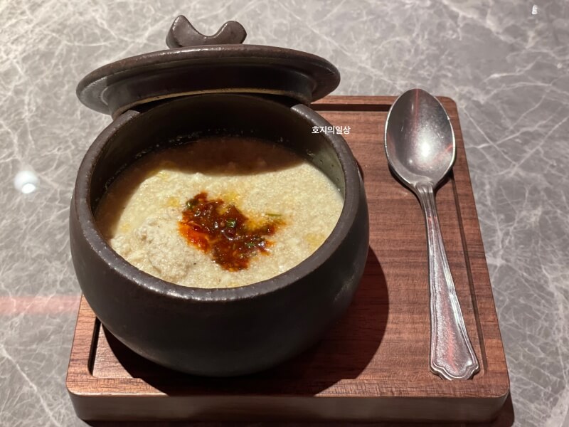 용산 이태원 한식 맛집 덕분 몬드리안 - 들깨 순두부