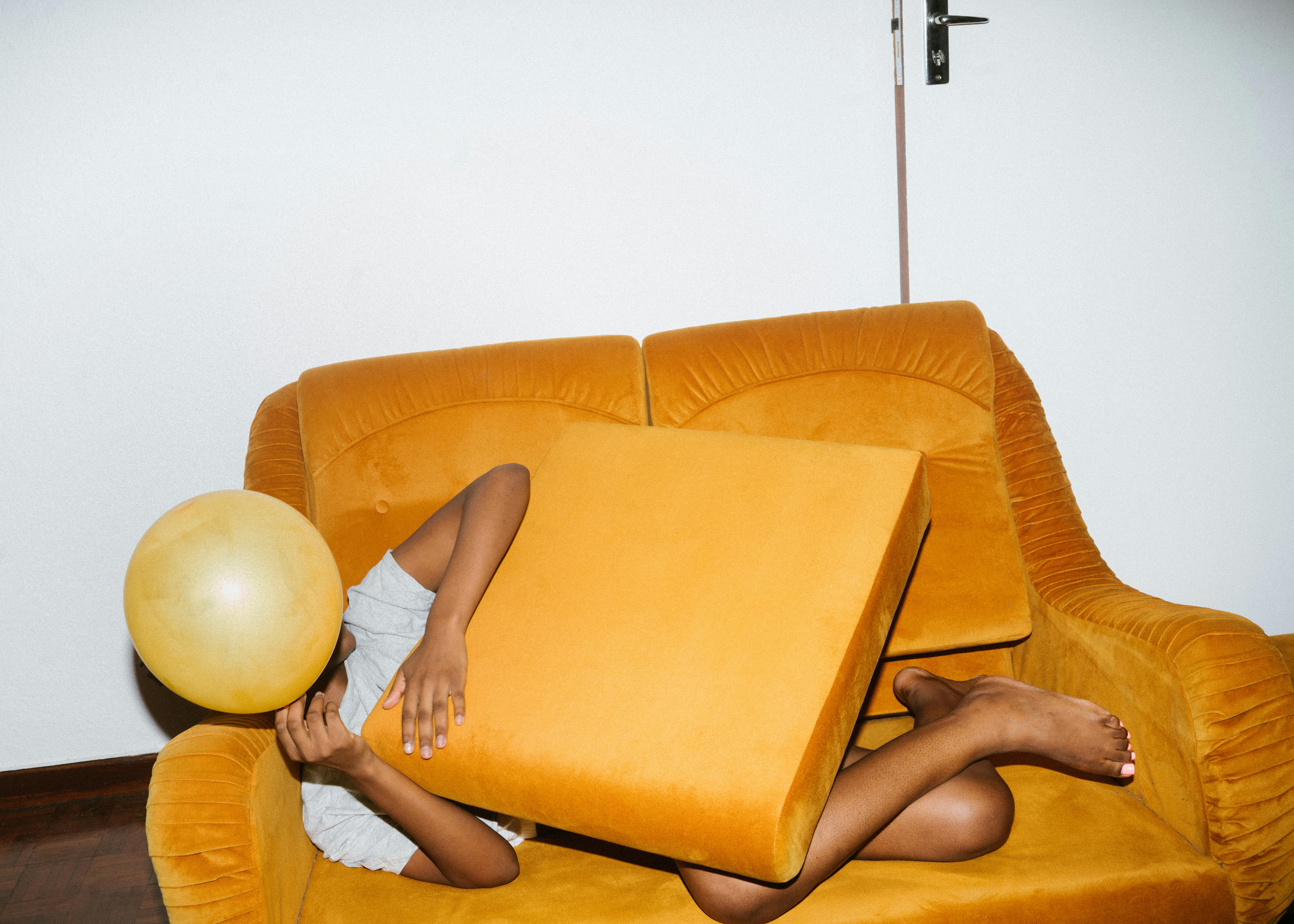 전남친의 생일 잔치에 가는을 상징하는 이미지