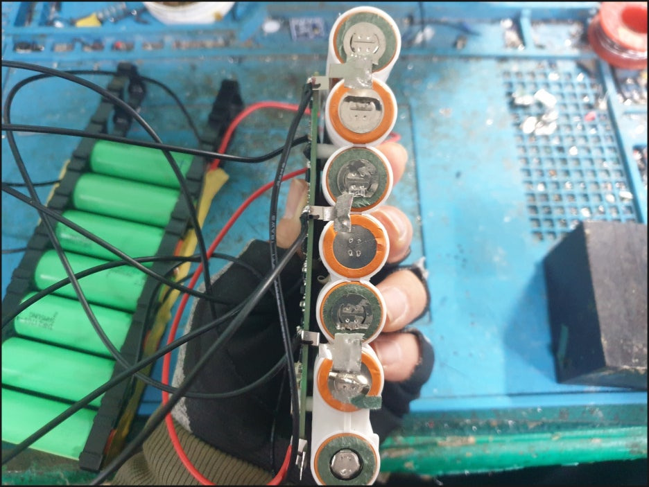 배터리와 회로 분리 전 보조전원 연결