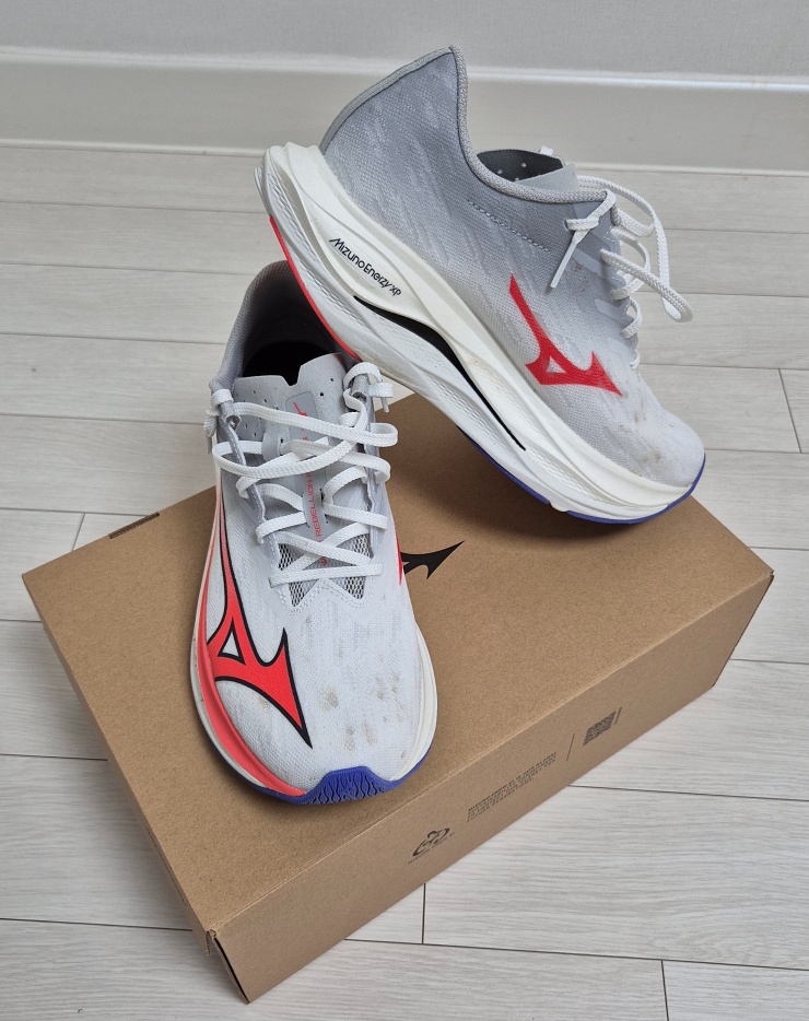 미즈노 웨이브 레벨리온 플래쉬3 레이스화 추천