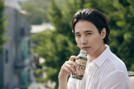 원빈 맥심 티오피 광고 사진