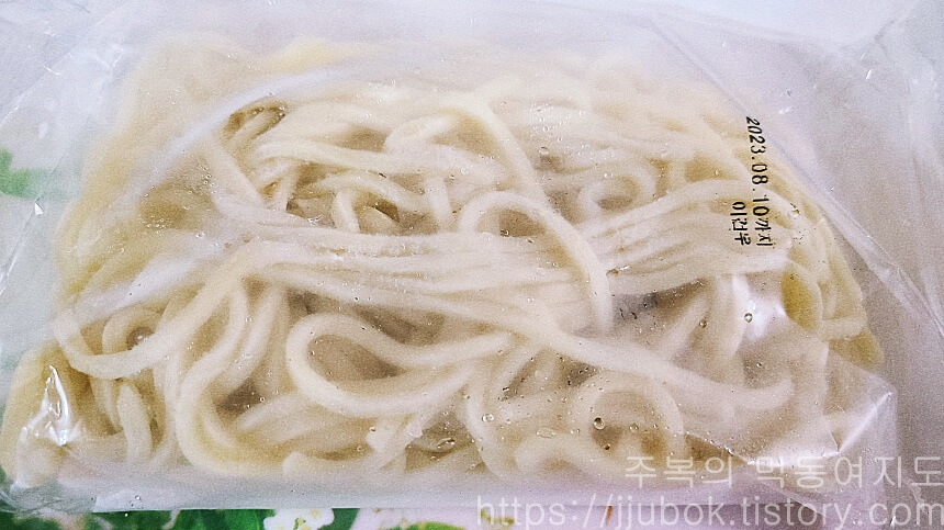 철면수심-차돌짬뽕-구성품-면사리