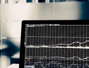 노트북-주식-거래-화면