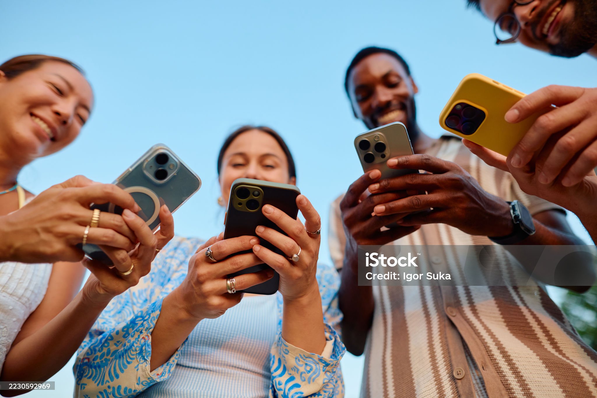 아기 TV 노출 괜찮을까, 언제부터 보여줘도 될까