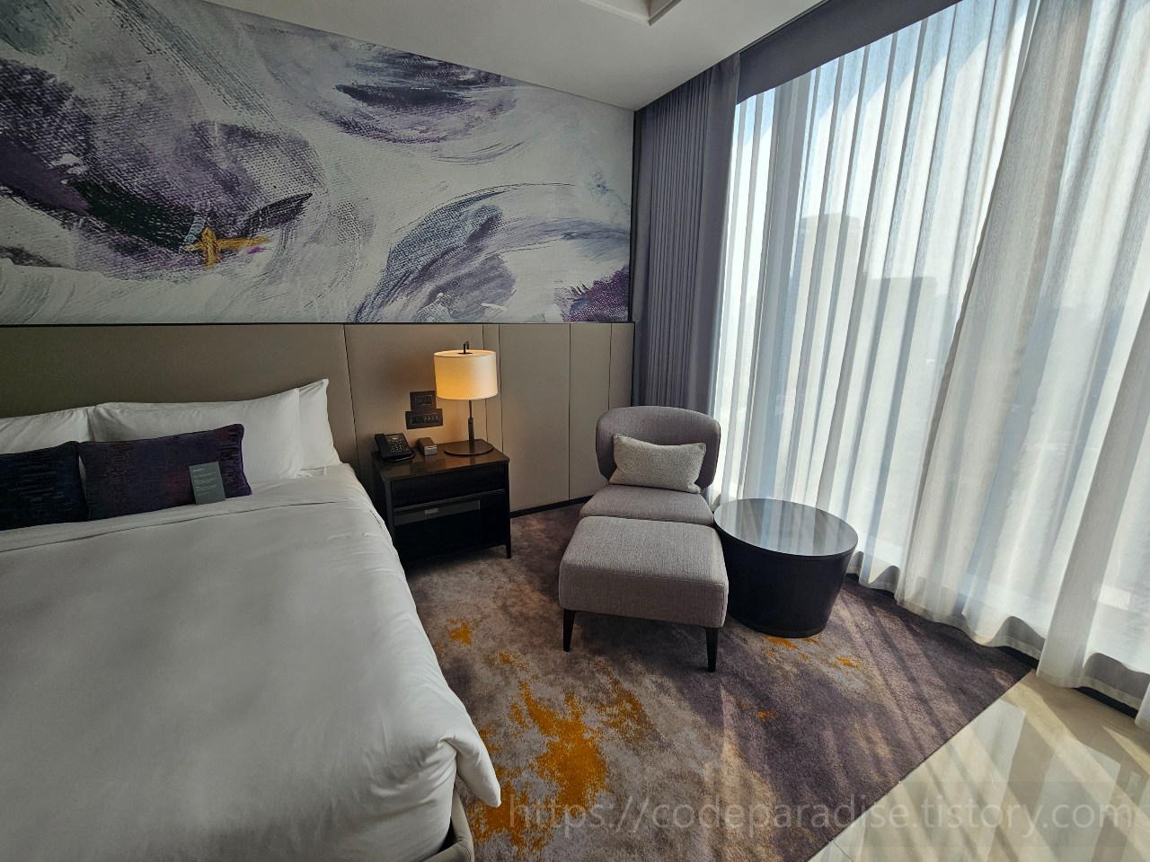 ํธํ
์ฌ์ง