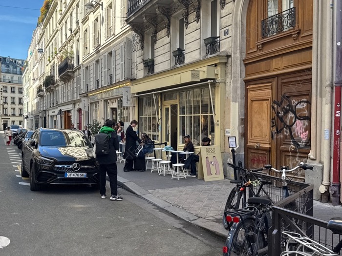 파리 MZ GENZ 사이에 유명한 카페 BUDDY BUDDY