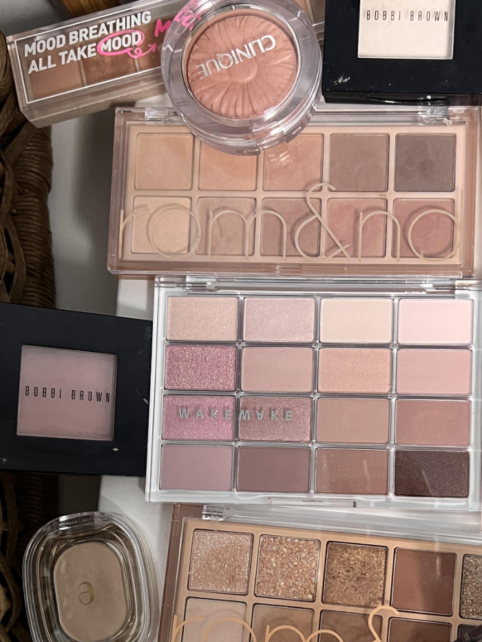 웨이크 메이크 생기블러링 섀도우 팔레트