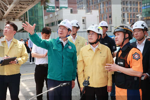 이상일 시장 서천동 크레인 전도 현장방문