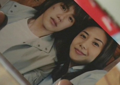 사진속의 학생 히카루와 선생님 미치