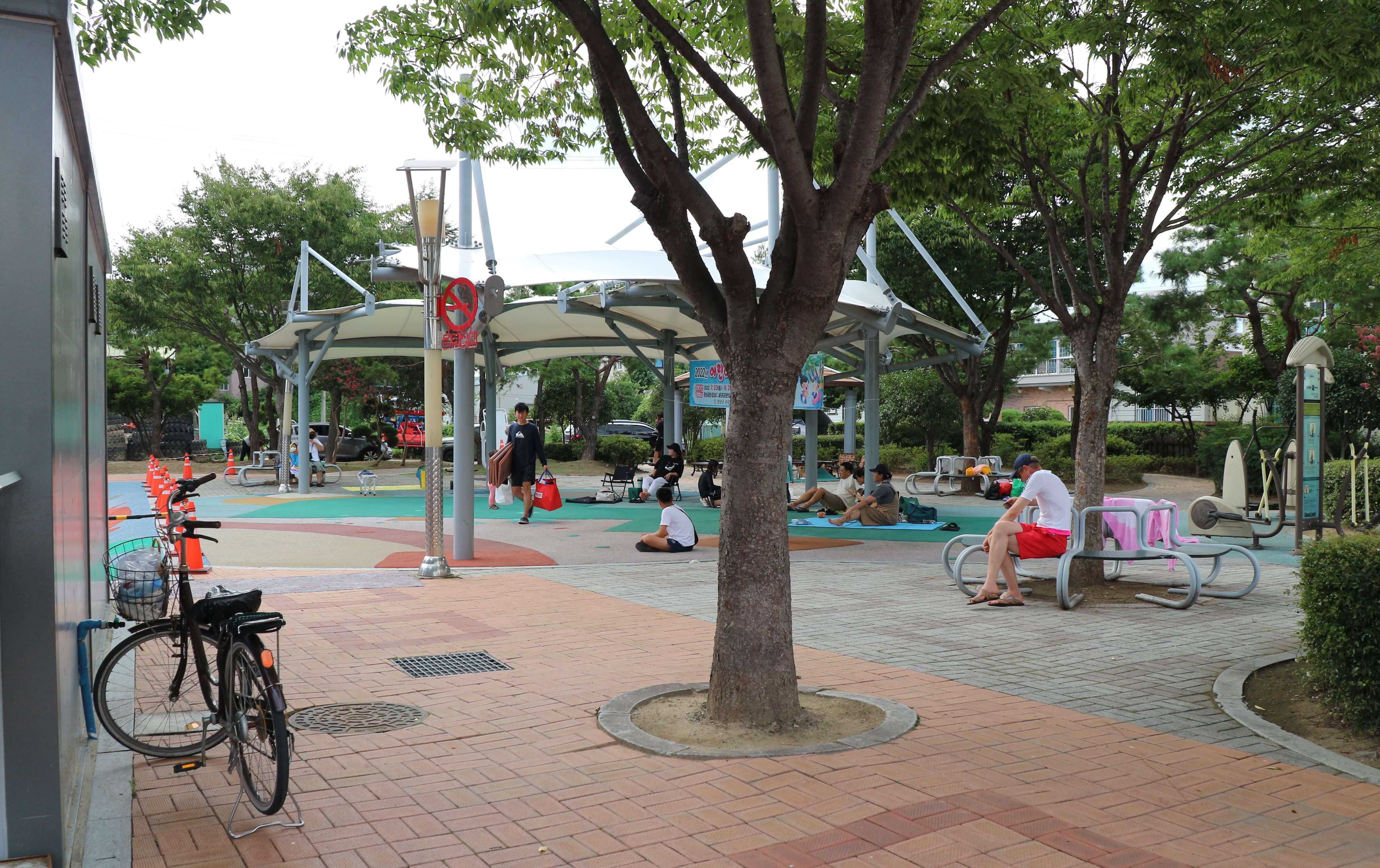 홍포공원-물놀이장-쉼터