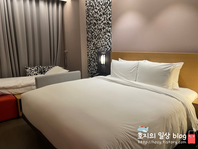 코트야드 메리어트 수원 킹침대