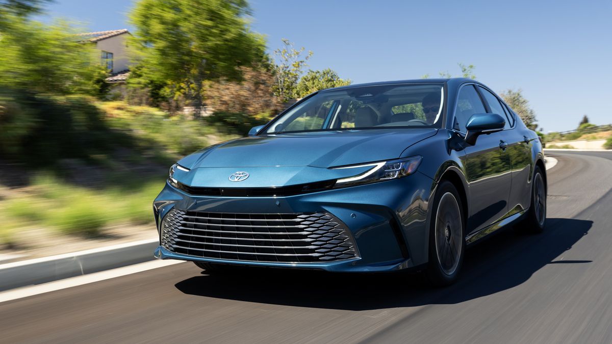 토요타 캠리 하이브리드 리뷰