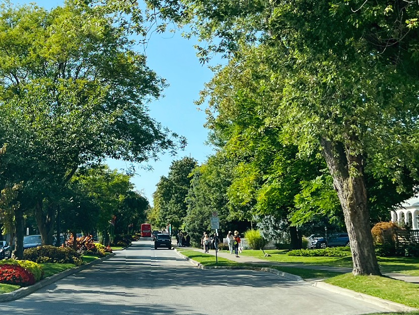 Walking streets in Niagara-on-the-Lake village