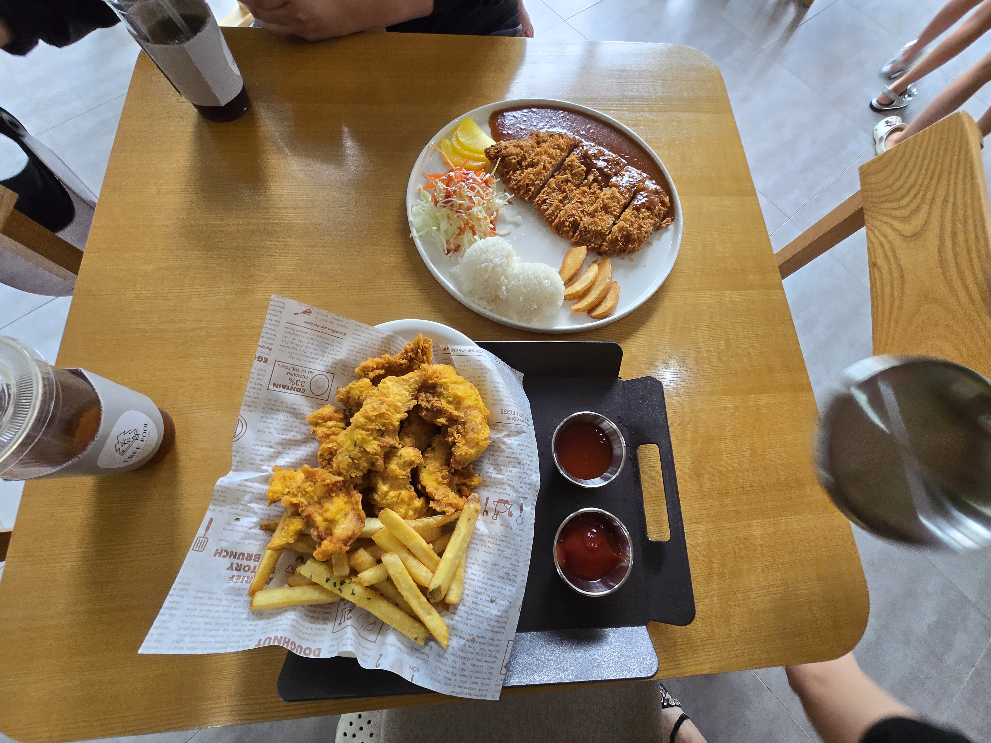 청도 미온수 수영장 카페 트리풀