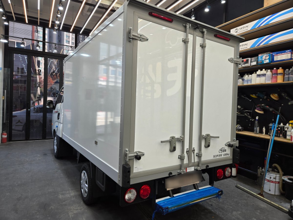 봉고 탑차 뒷면