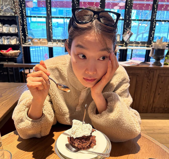 조소빈 사복