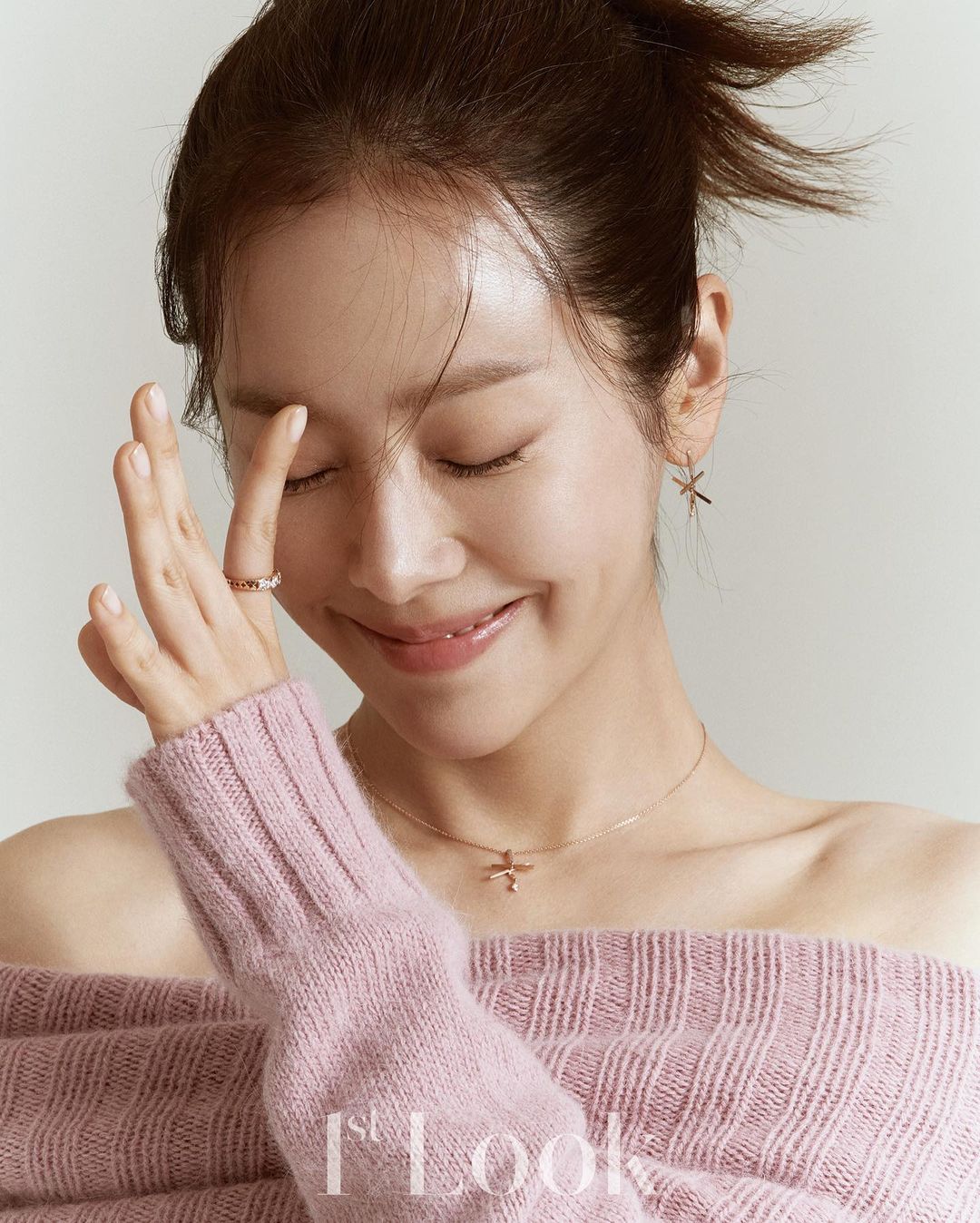 한지민 1stLook 화보, 파격적인 드레스 화보