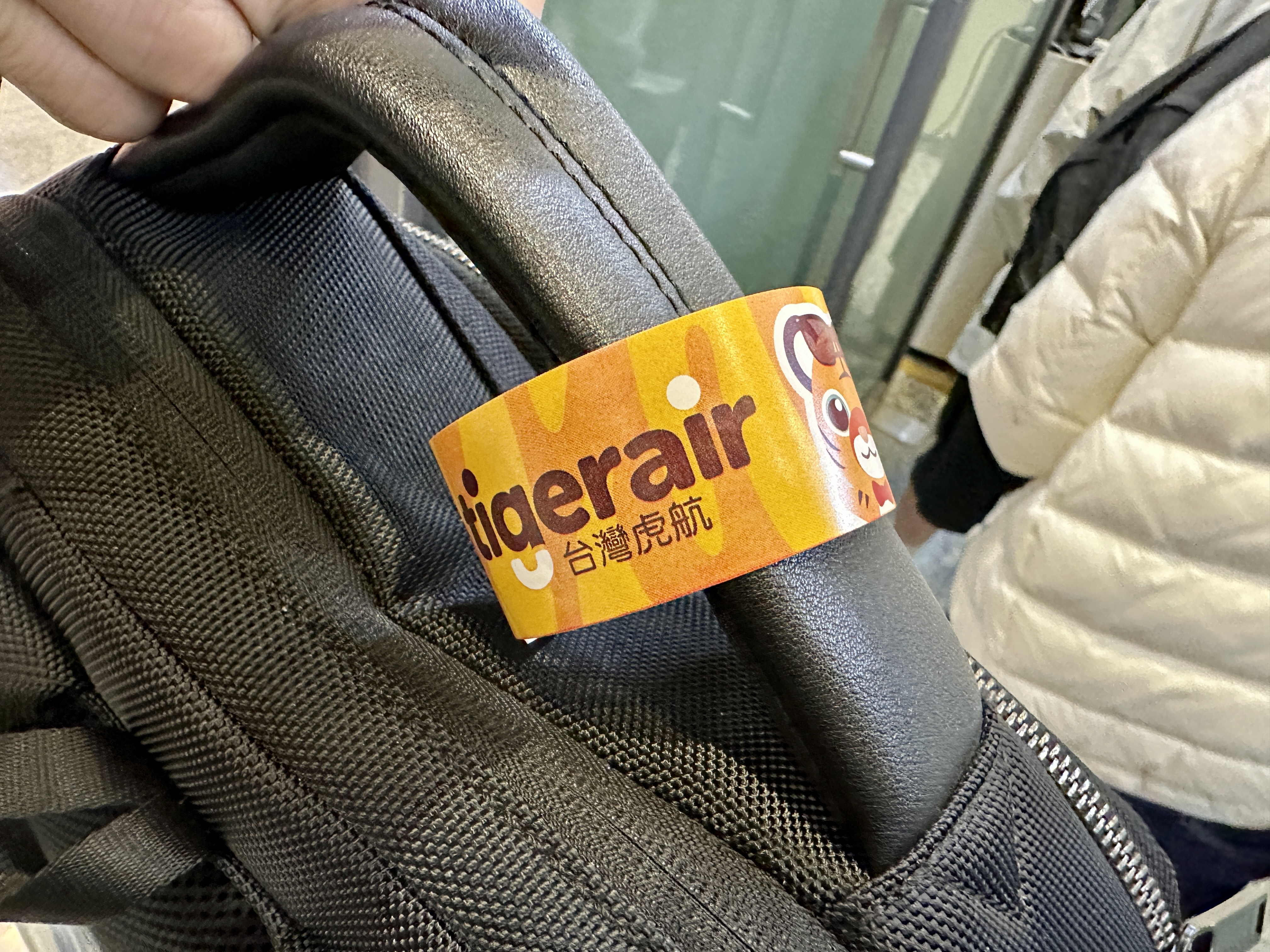 가방에도 붙여주는 스티커