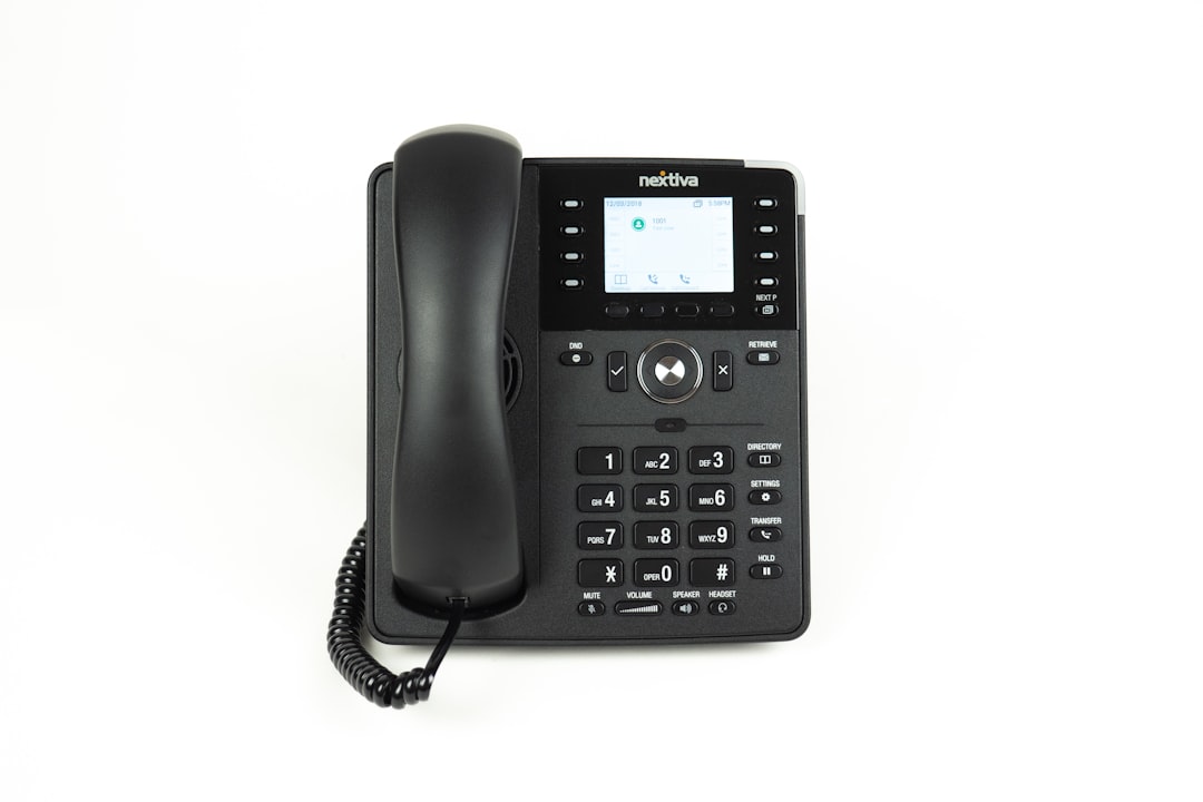 '전화' - 'Phone'