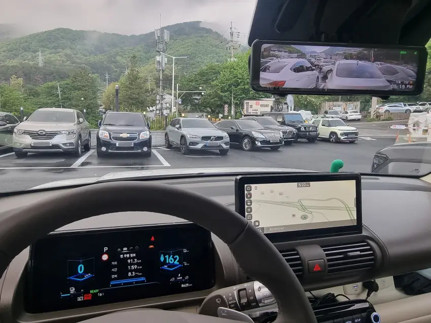 오후 5시 반 무렵 도착한 카엘리움 주차장은 거의 만차였습니다.