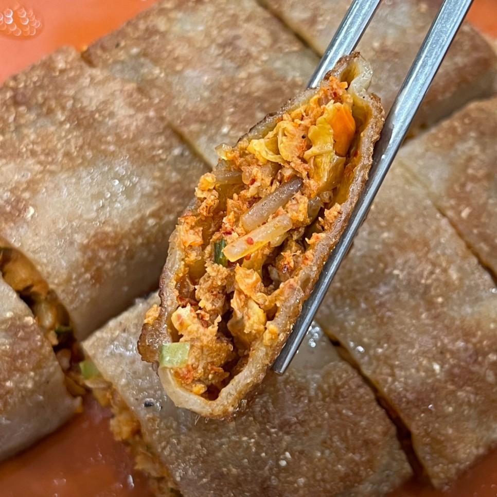 홍대에서 메밀막국수랑 생버섯 샤브샤브를 동시에? 여긴 꼭 가야 해요