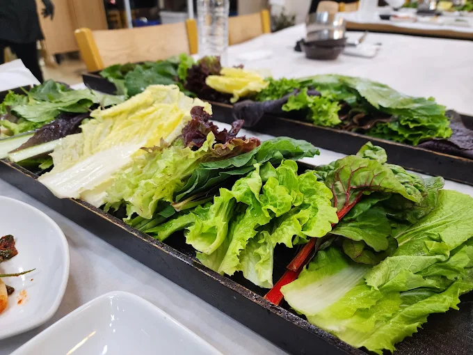 충북 제천 삼겹살쌈밥 '산아래' 본점