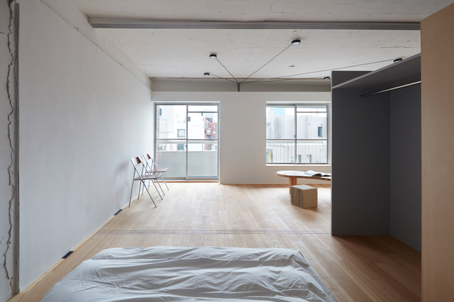 침실에서-바라본-거실