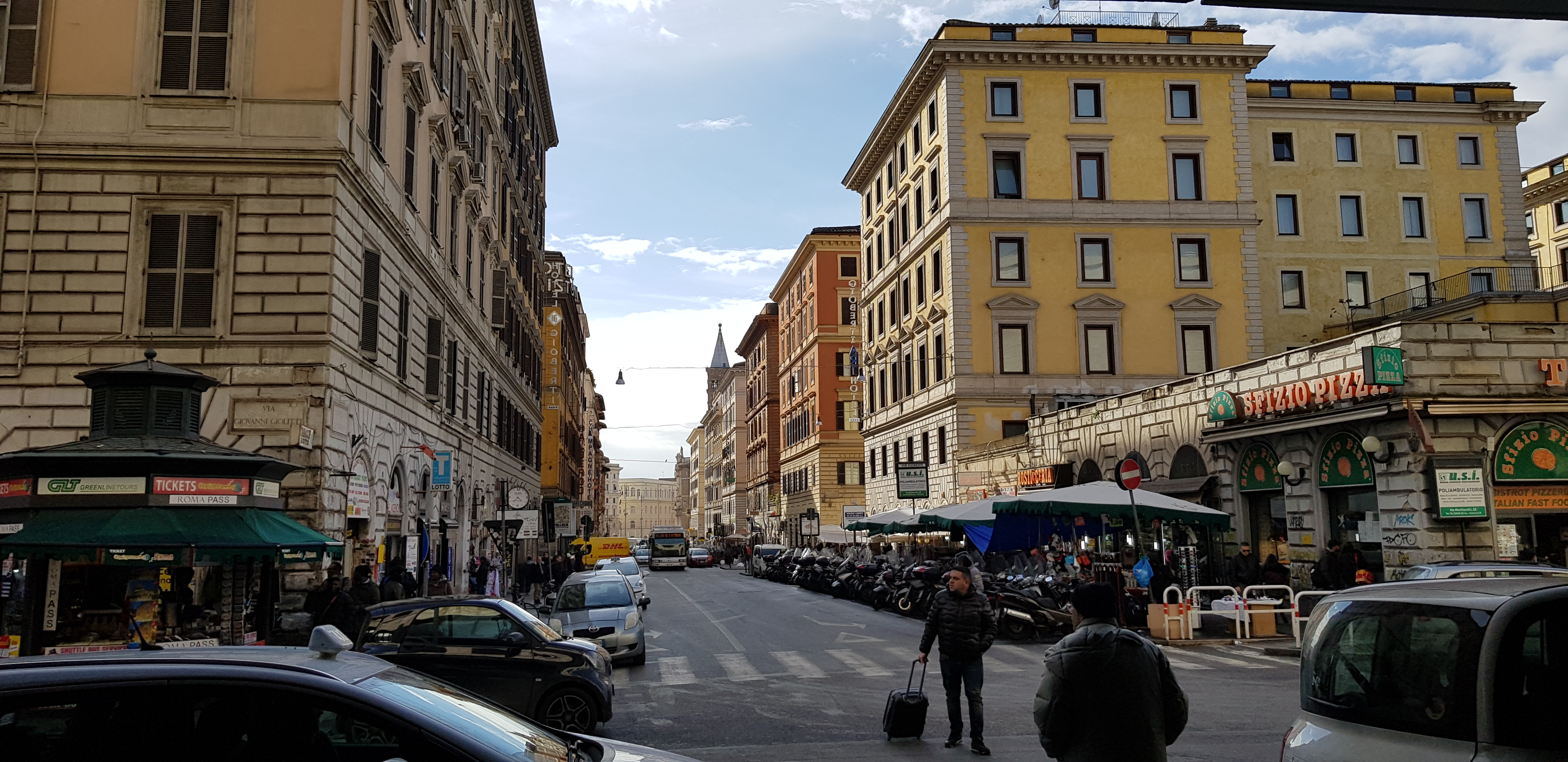 이탈리아 로마 테르미니 역 앞 풍경