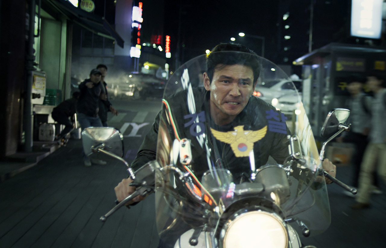 영화 "베테랑1" 유쾌한 분노, 현실의 풍자, 정의의 유턴