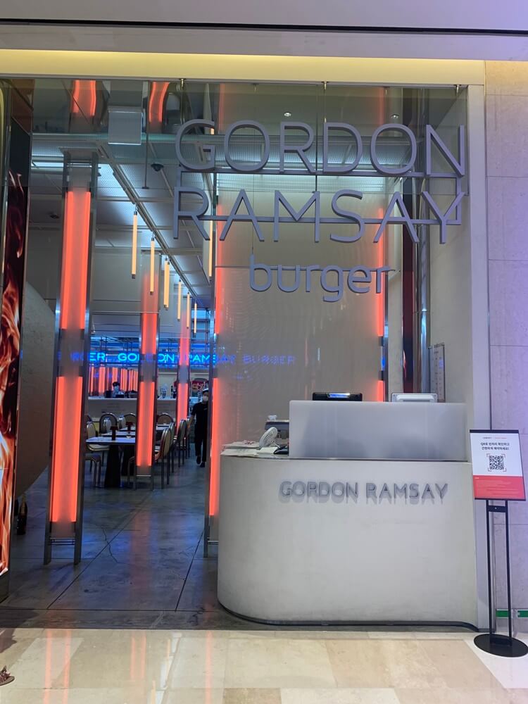 고든램지버거 외관 및 입구