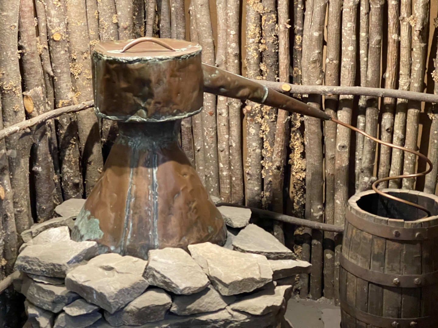 1888년 발견된 밀주 증류기