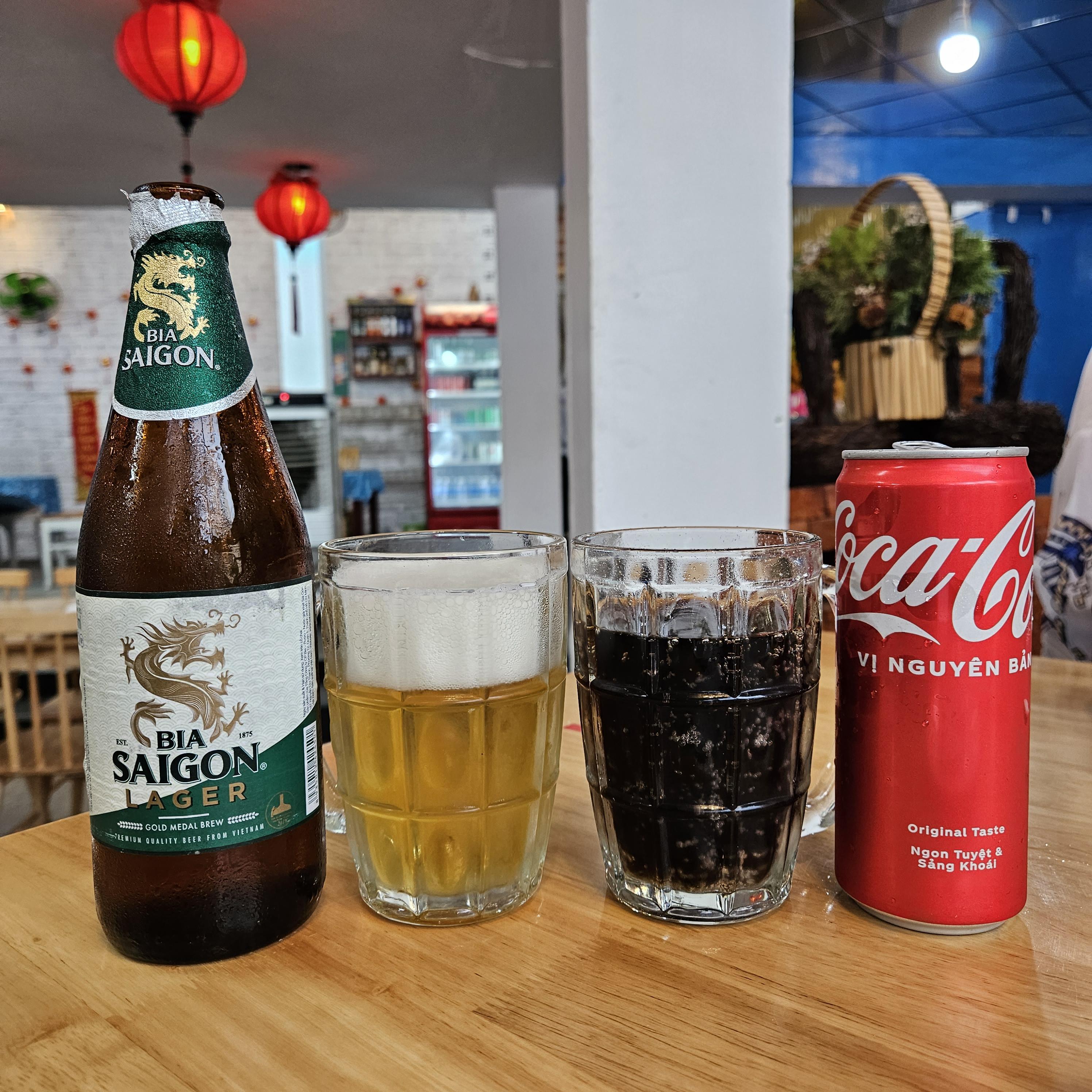 루옹쏭깡에서 마신 사이공 맥주와 코카콜라