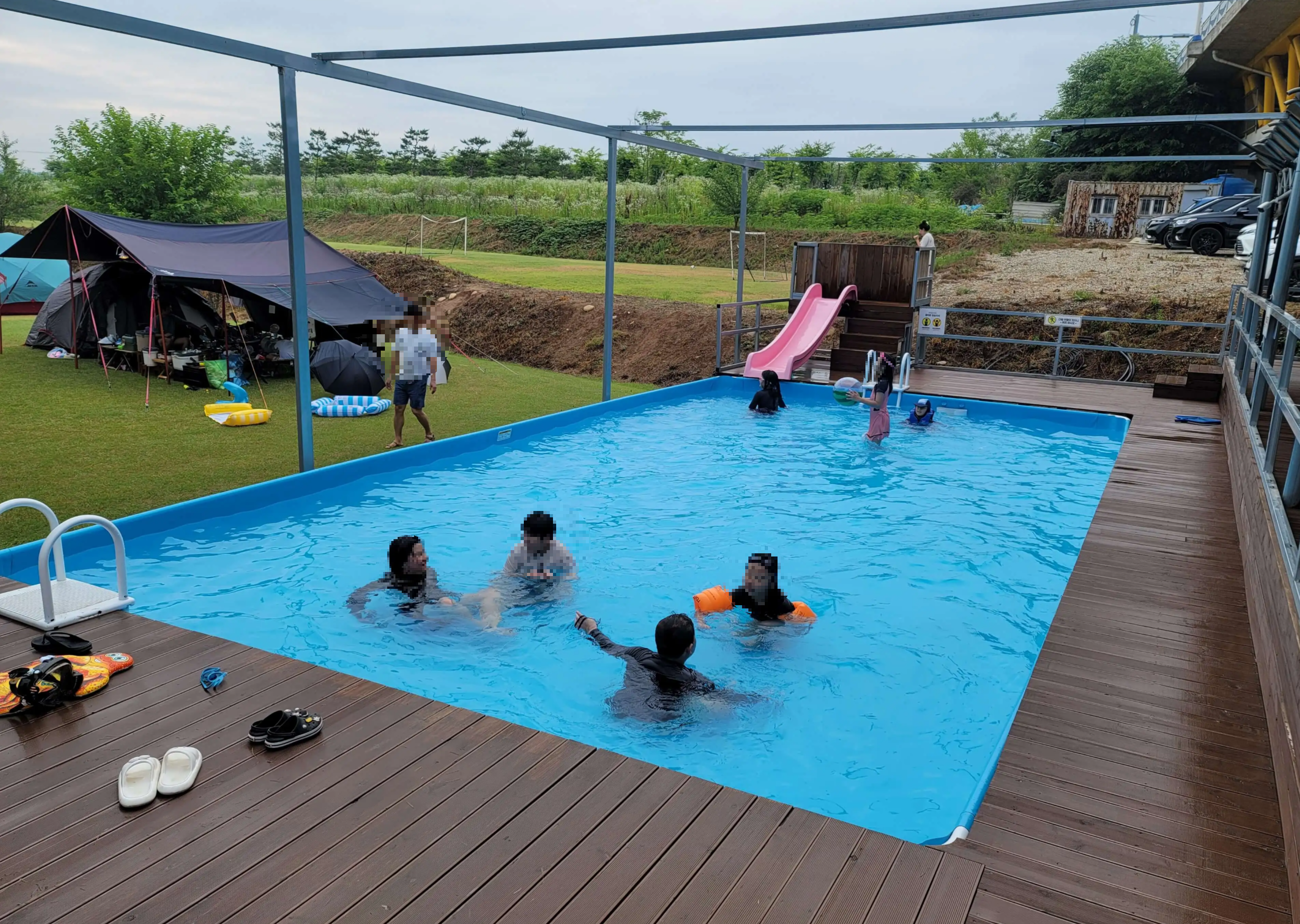 캠핑브릿지 수영장