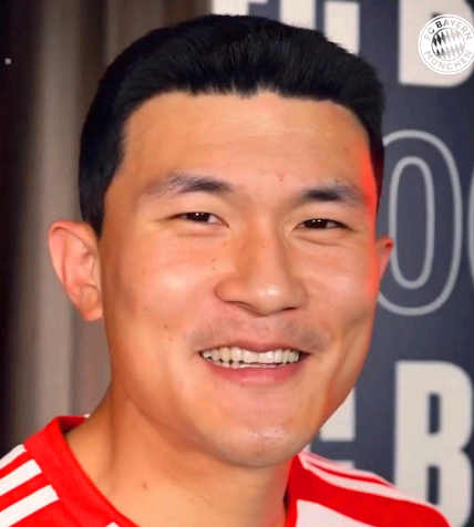 김민재 축구선수 프로필 나이 고향 학력 연봉 가족 와이프 &amp;#124; 뮌헨 김민재 방출설 이유 배경