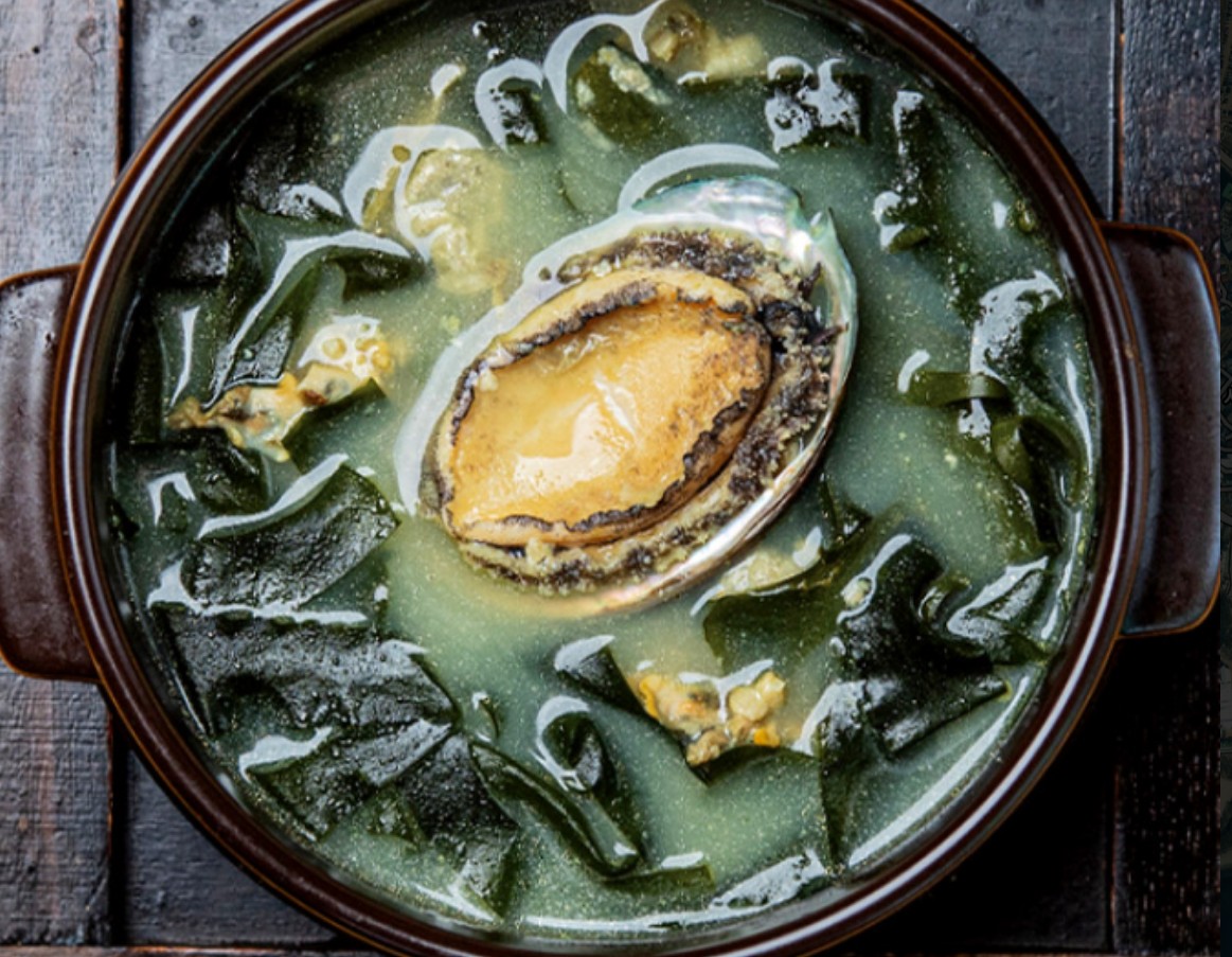 오직미역국 전복 미역국 사진