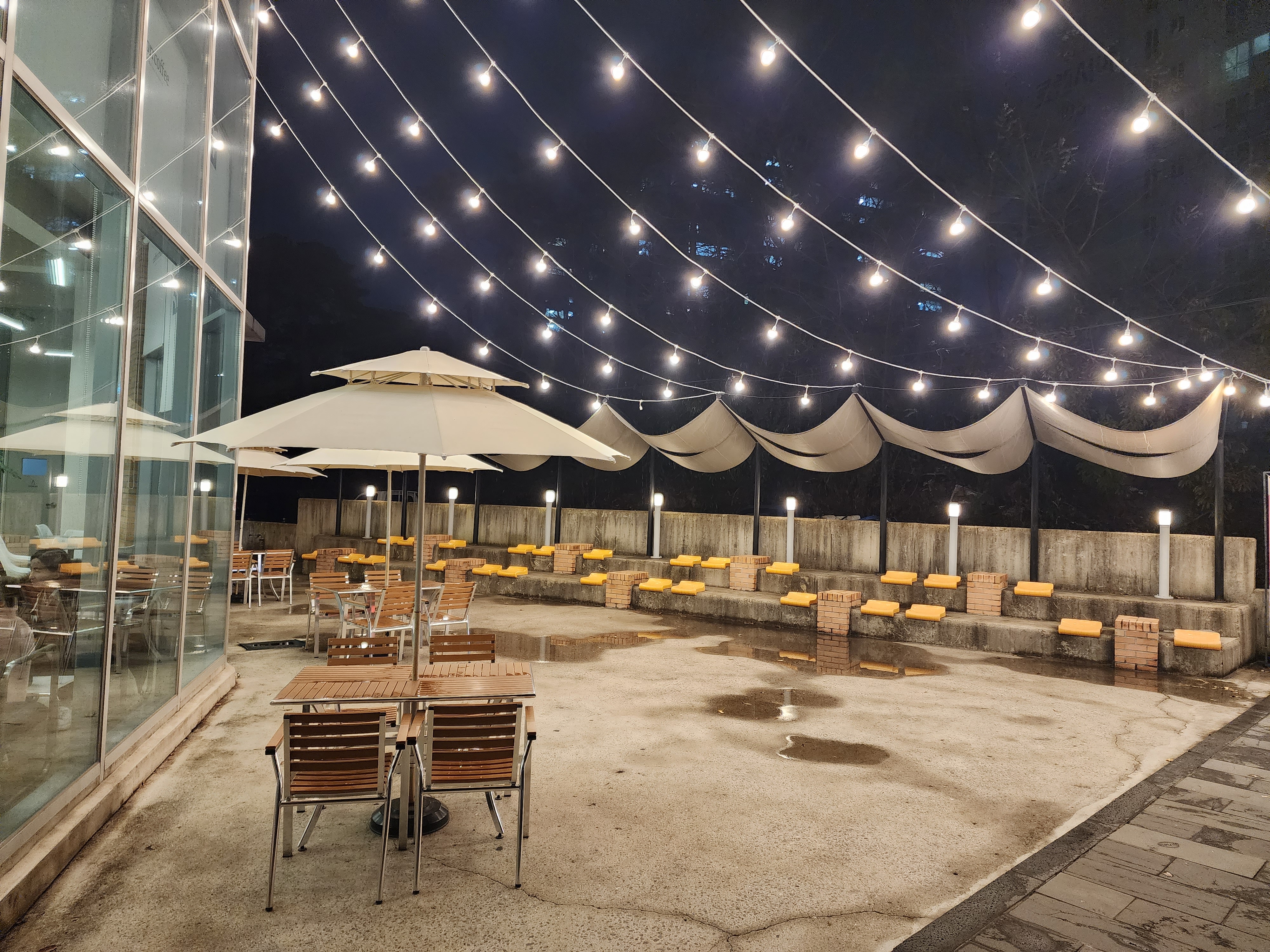 도르르 커피 야외 테라스