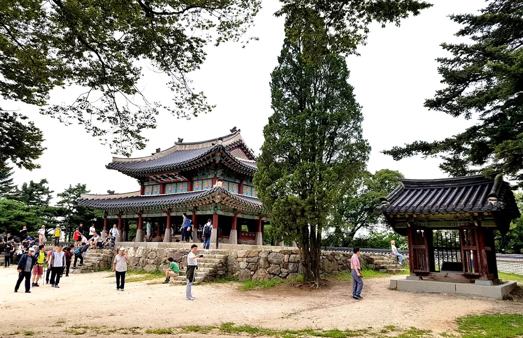 남한산성 지휘소의 정수, 수어장대 전경.