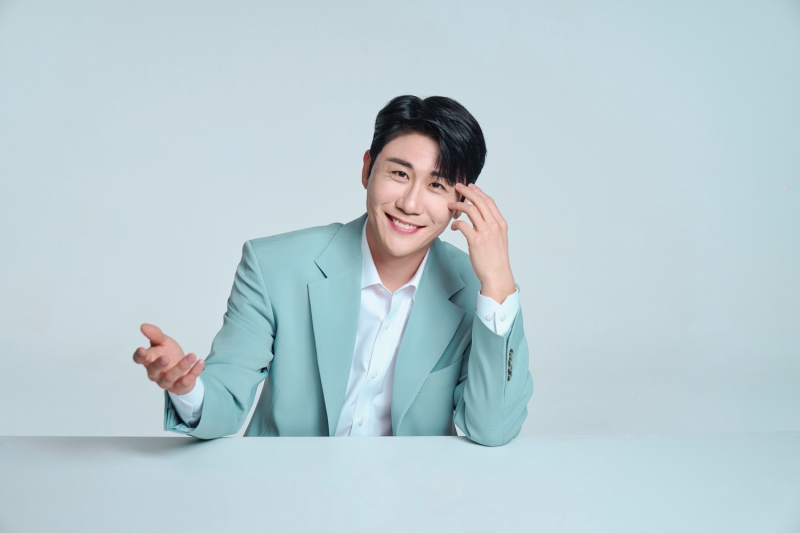 영탁 브랜드 모델 이미지., 치킨매니아