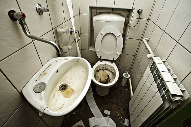 소변 자주 마려움? 이유가 무엇일까? 대략 소변이 나오는 횟수가 있는데 그 이상이거나 그 이하이면 문제가 발생합니다. 어떤 증상들이 나타나고 어떤 원인이 있는지 살펴봤습니다.