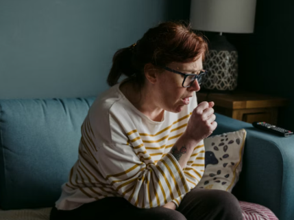 멈추지 않는 기침 원인? 8가지 이유와 확실한 해결책