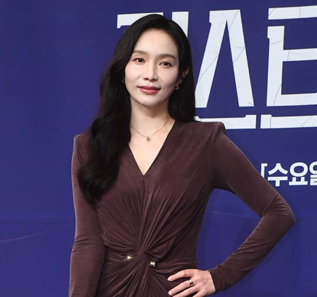 이민영 부친상 연인 안형조 