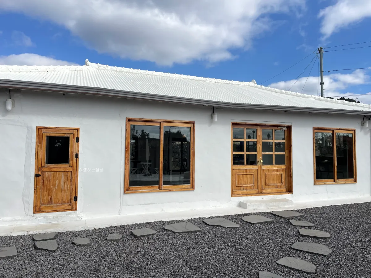 제주-서쪽-조용한-감성카페-서귀포-믈커피-로스터스