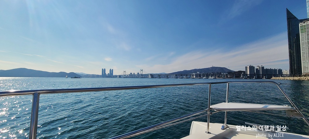 부산에서 여유를 즐기는 여행방법, 요트투어 (더베이101 출발)