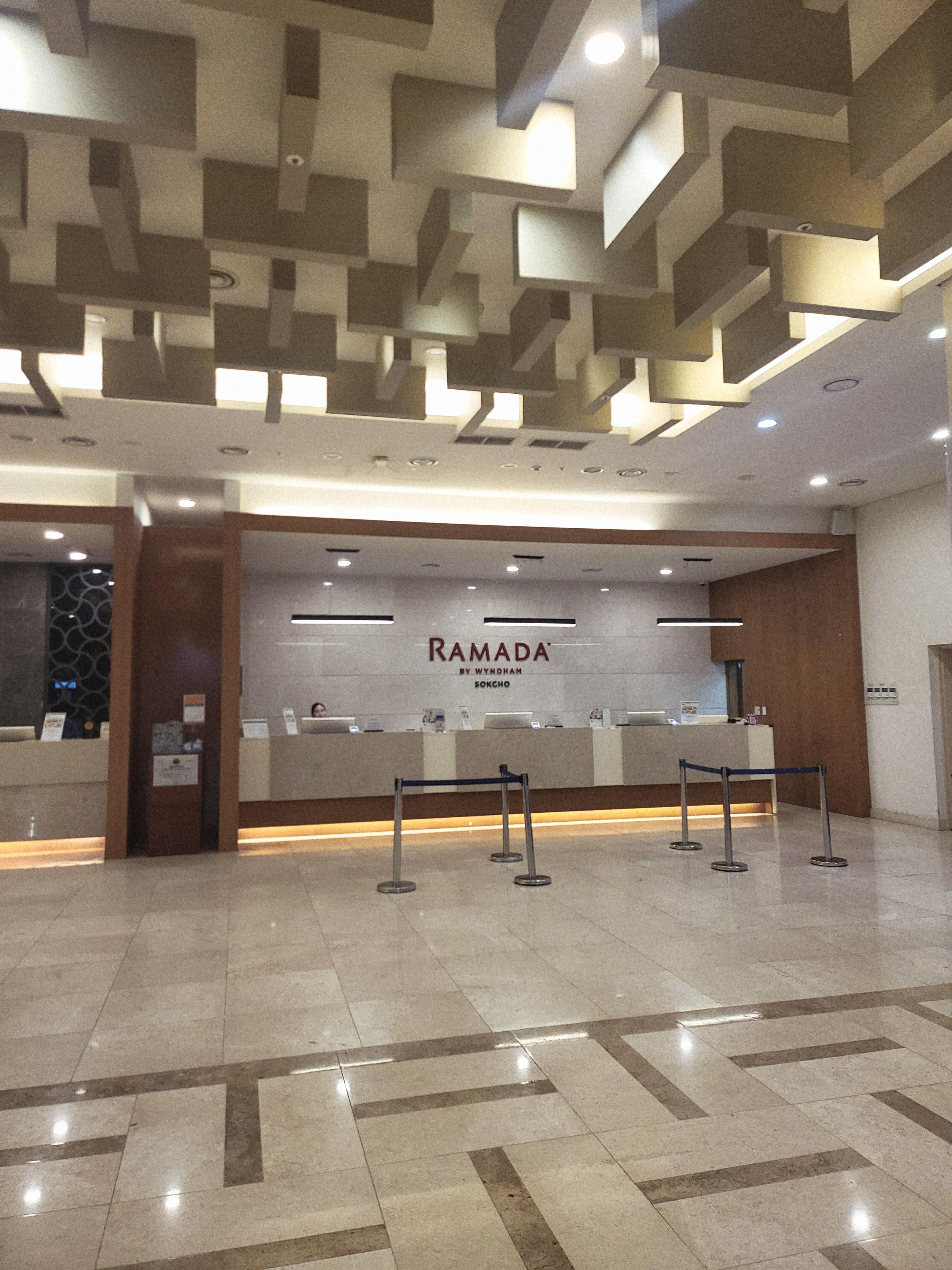 호텔라마다속초 로비