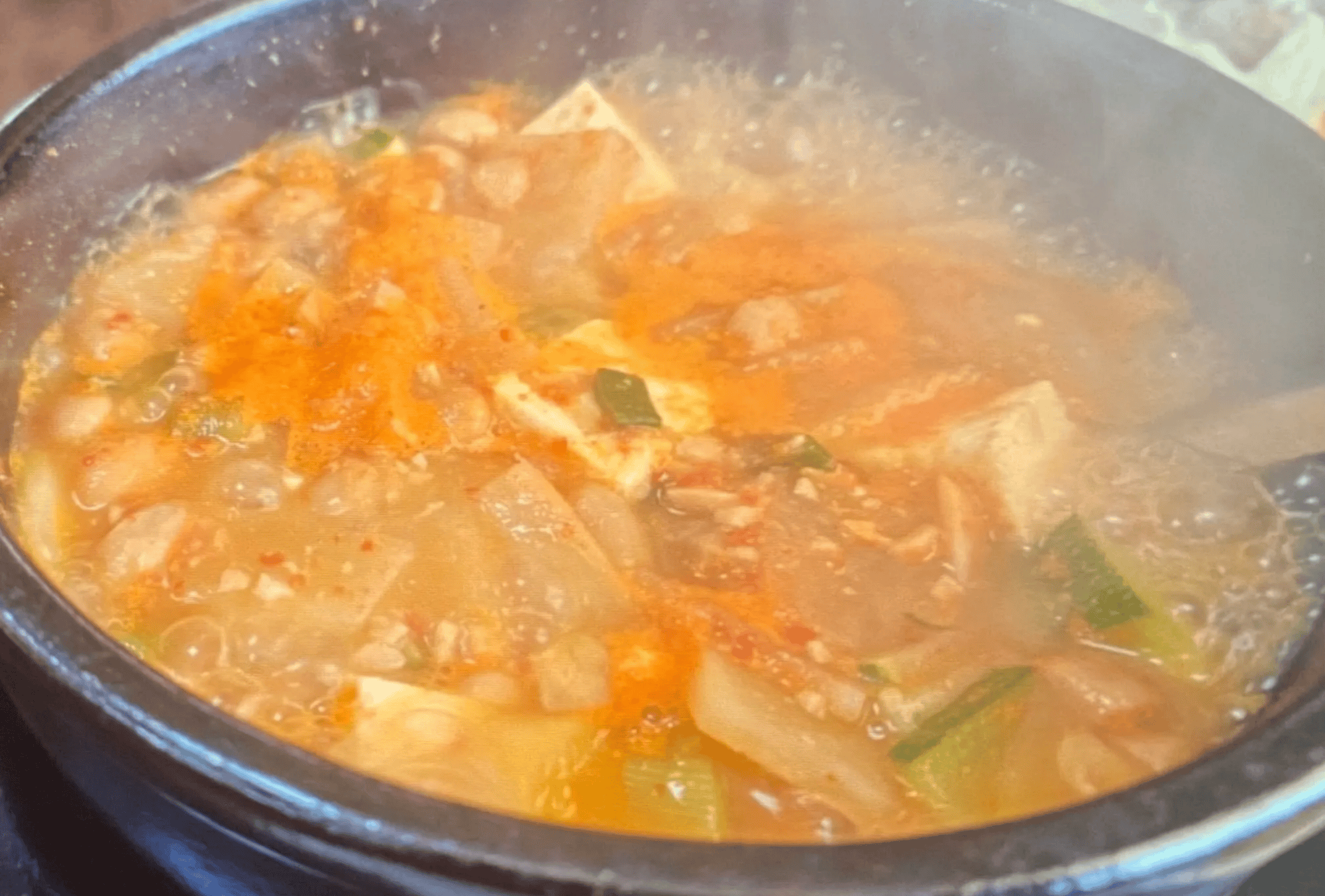 백반기행 소백산 영주밥상의 너른마당 부석태 청국장 사진입니다.