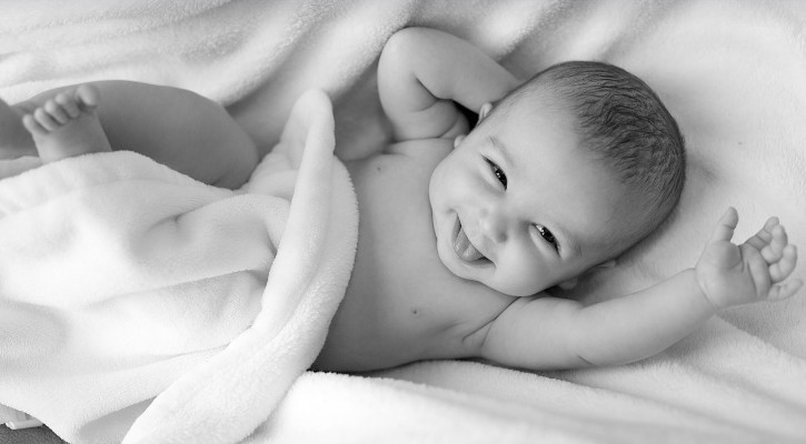 초보 엄마를 위한 아기 배변 가이드: 변비와 설사, 횟수, 색깔