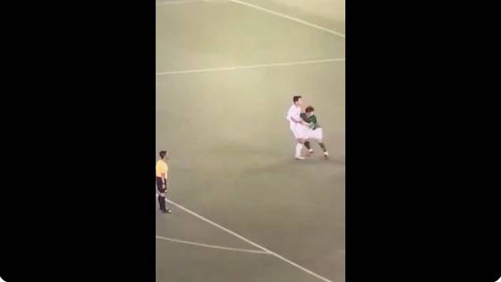 오세훈, 무릎차기 논란