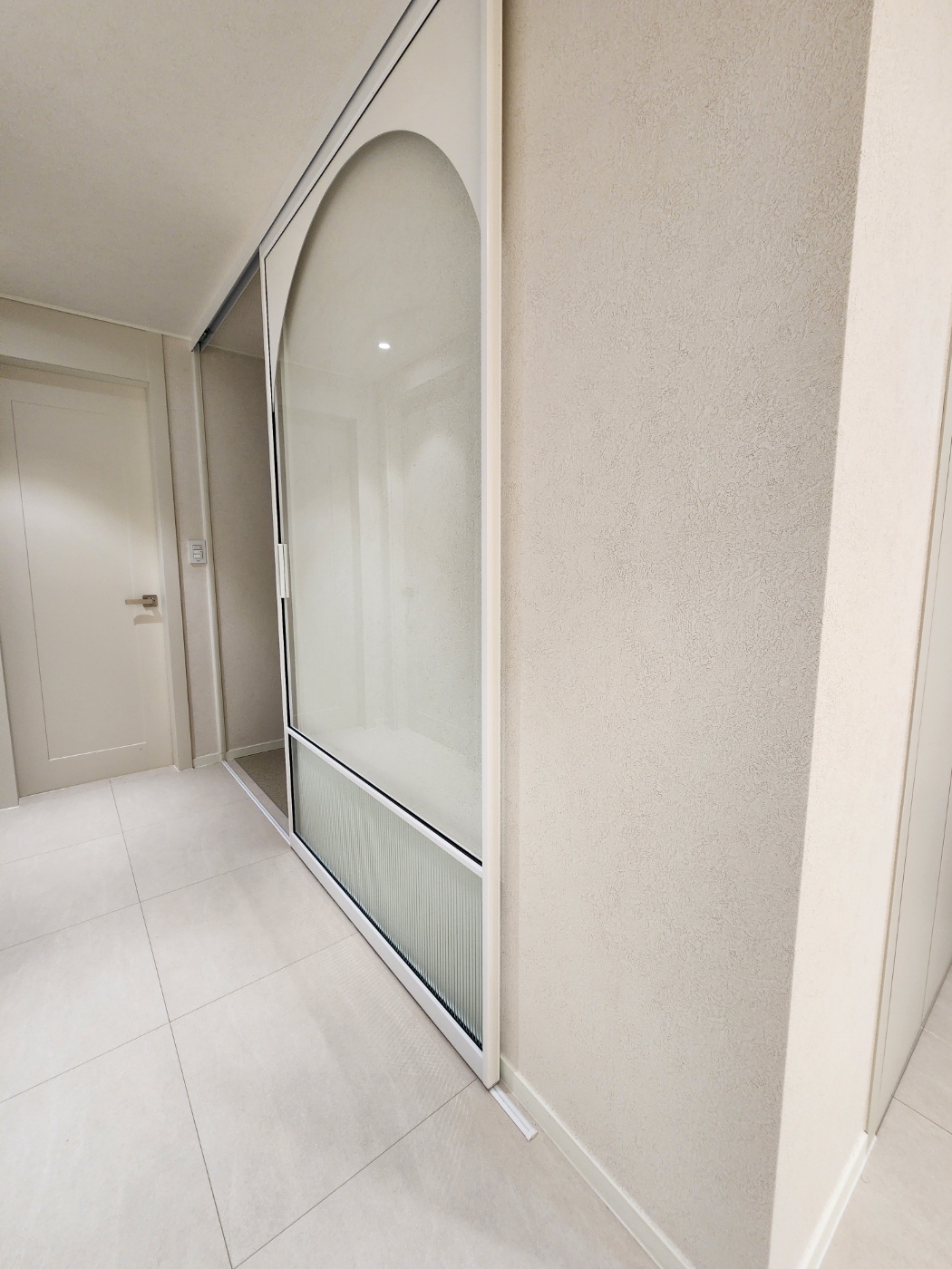 공용부_디아망_리얼회벽_샌드아이보리