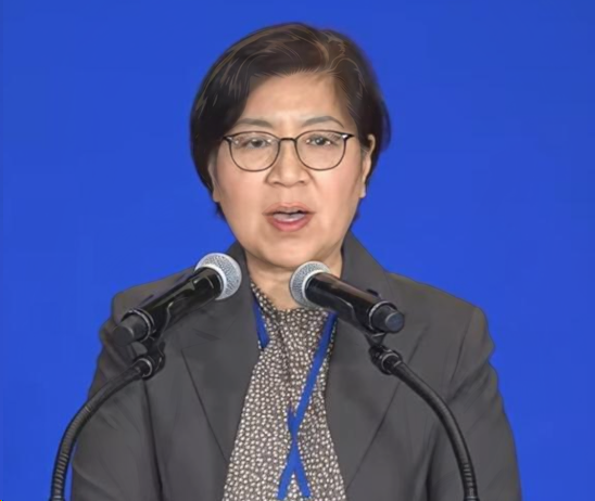 정은경 후보자는 과학과 데이터 기반의 실용적 복지 행정을 중심 철학으로 제시하고 있습니다. 필수의료 강화, 공공의료 인프라 확충, 비대면 진료 제도화 등을 통해 구조적 개혁을 추진할 계획입니다. 지속 가능한 보건복지 체계를 구축하고, 지역과 계층 간 의료 격차 해소에 중점을 두고 있습니다.